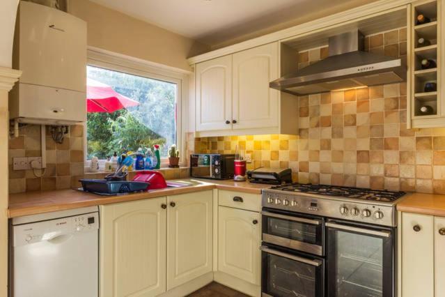 Endearing Edwardian House In Quaint Deal, Kent エクステリア 写真